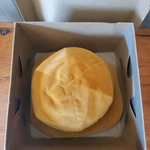 *SOLD* Vintage Betmar (New York) Ladies Cloche/Bucket Hat W/Original Box - Picture 7 of 13